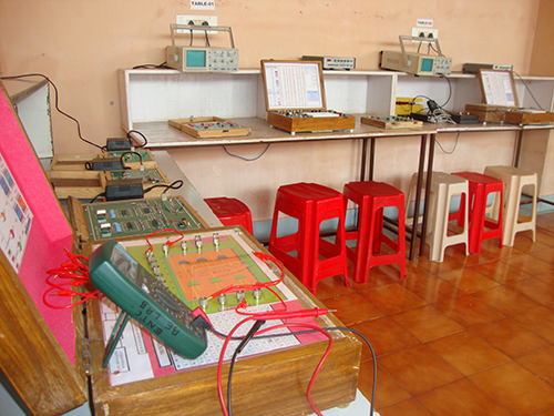 Basic  Electronics  Lab for Electronics & Telecommunication Engineering Students at ABIT, Cuttack. ABIT Students perform experiments on various Basics of  Electronics  circuits  , and practically connecting and testing through multimetre and CRO.