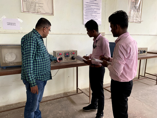ABIT students conduct different experimental activities in heat transfer laboratory. The students get direct knowledge on heat transfer processes, practical applications, research opportunities.